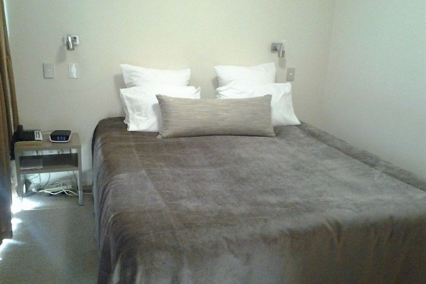 Hotel Marineland Beachfront Accommodation (Westshore)